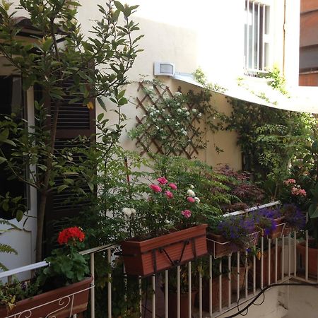 Bed and Breakfast Relais Teatro Argentina Rom Exterior foto