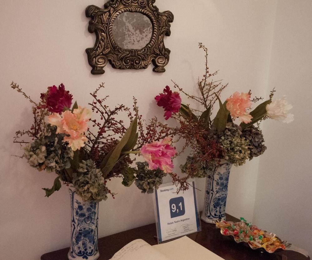 Bed and Breakfast Relais Teatro Argentina Rom Exterior foto
